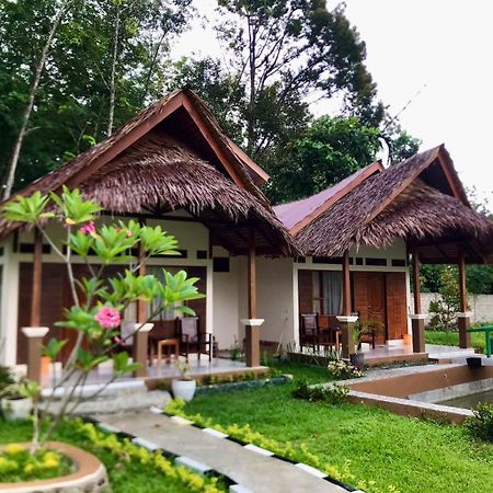 R5 Keramba Inn Bukit Lawang Exterior foto
